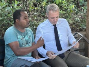Le préfet Poisot visite les agriculteurs de Mayotte pour soutenir les filières