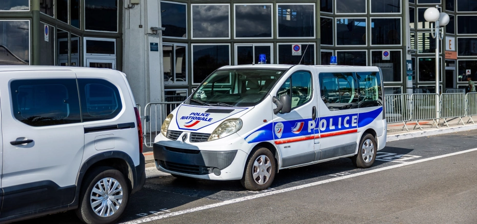 Aéroport Roland-Garros : 90 caméras pour verbaliser stationnement et dépôts sauvages