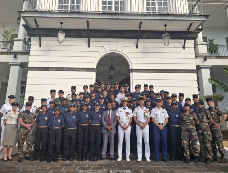 À La Réunion, 40 cadets du RSMA médaillés après dix mois de formation