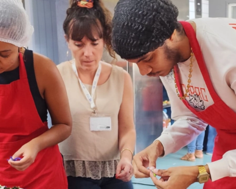 Sept jeunes de Saint-Pierre s'initient aux métiers de la restauration