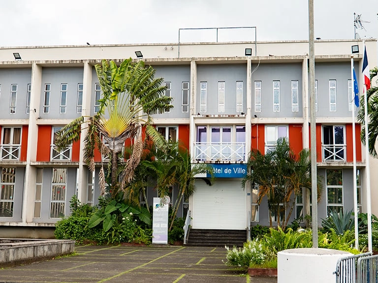 À Saint-Benoît, les syndicats votent contre la réorganisation municipale