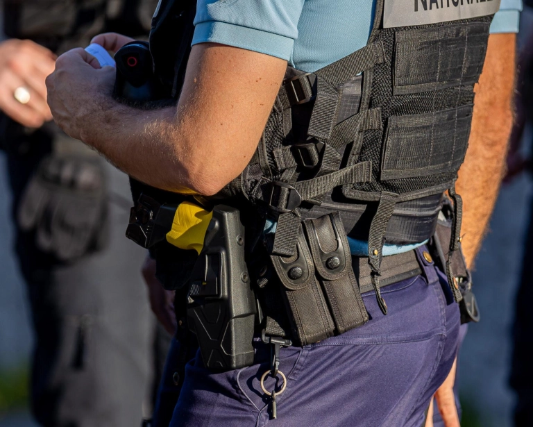 L'Assemblée vote une présomption d'usage légitime des armes