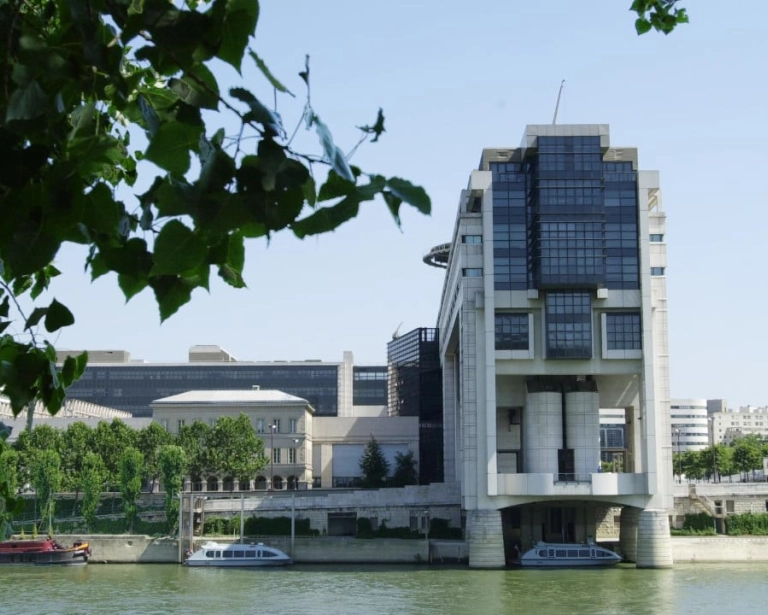 Fitch maintient la note A+ de la France malgré le déficit